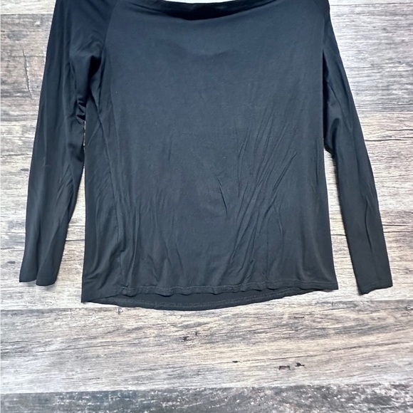 Sarin Mathew’s Black Blouse with Long Sleeves and Classic Style - Picture 2 of 4